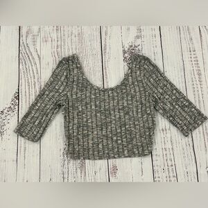 ‼️6/$15‼️ January 7 Gray Textured Women's Knit Scoop Crop Top Size M Crisscross